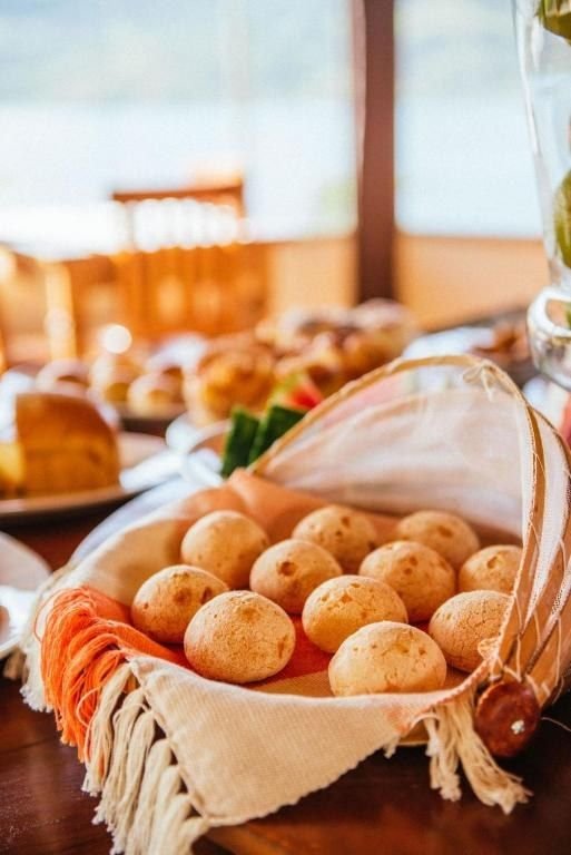 Cesta de pão de queijo